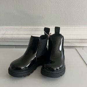 Native Black Rugged Boots with Deep Tread